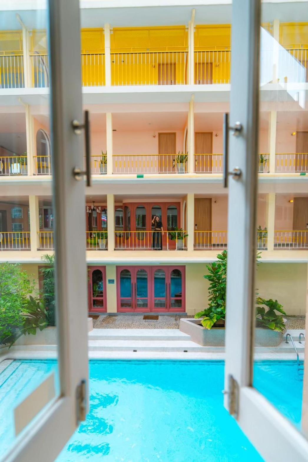 Miami Hotel Bangkok - Sha Plus Exterior photo